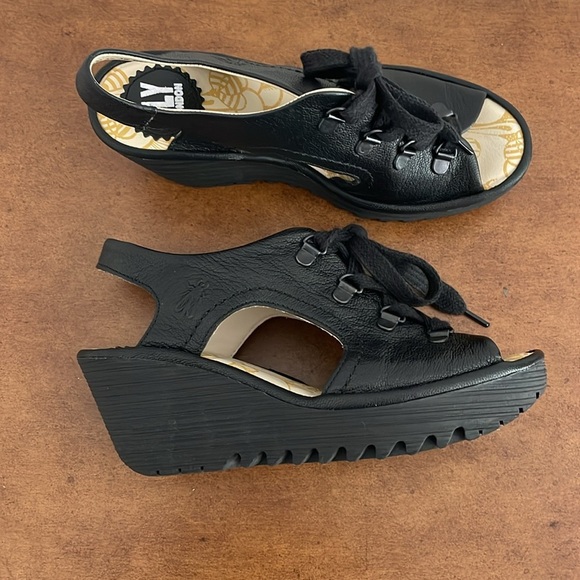 Fly London Ylva Leather Lace Up Open Peep Toe
Wedge Sandals Sz EU 36 (5.5-6 US) - Picture 9 of 15